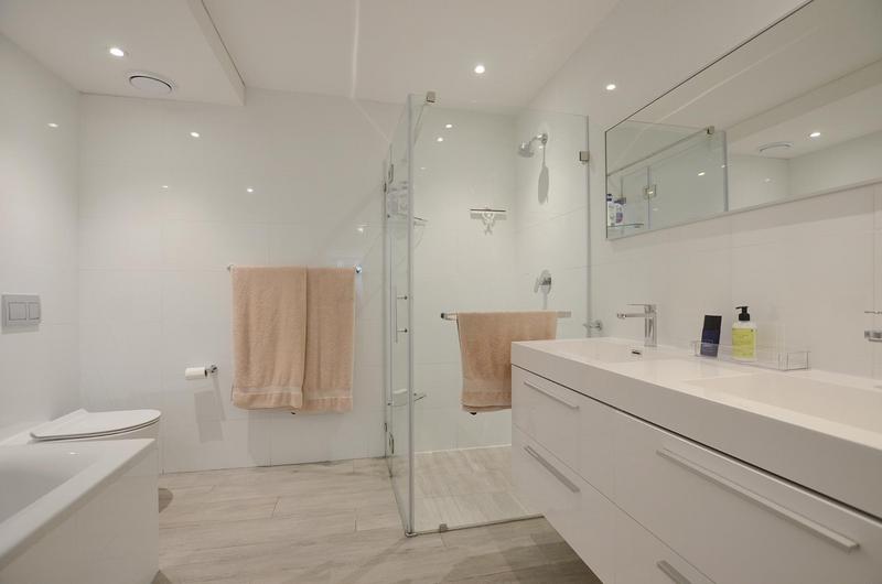 To Let 1 Bedroom Property for Rent in Dolphin Beach Western Cape